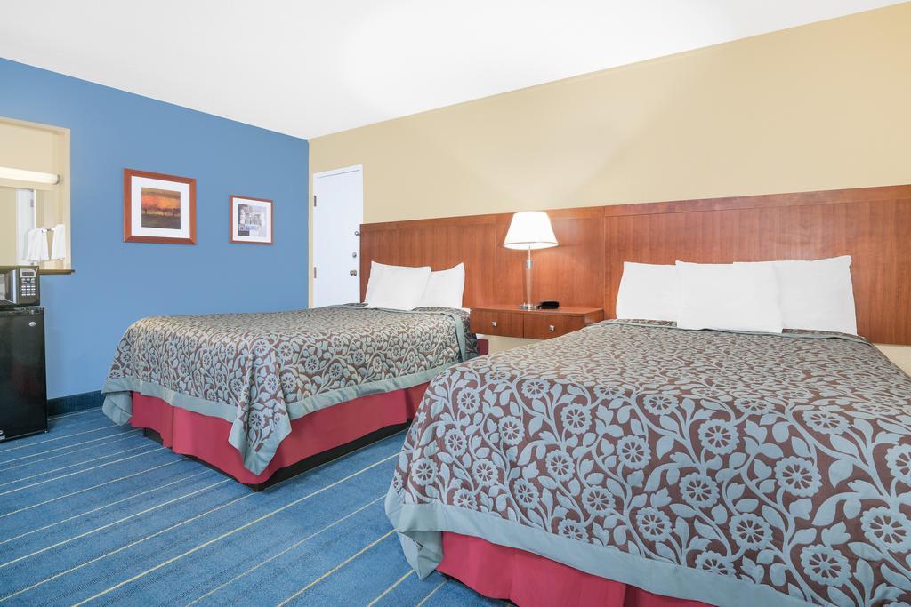 Days Inn By Wyndham Alexandria Mn الغرفة الصورة